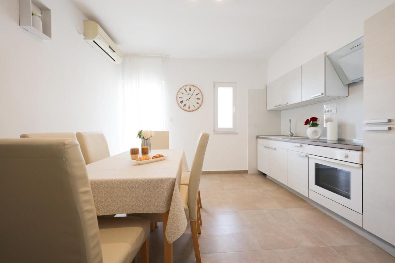 Apartments Skara Бибине Екстериор снимка