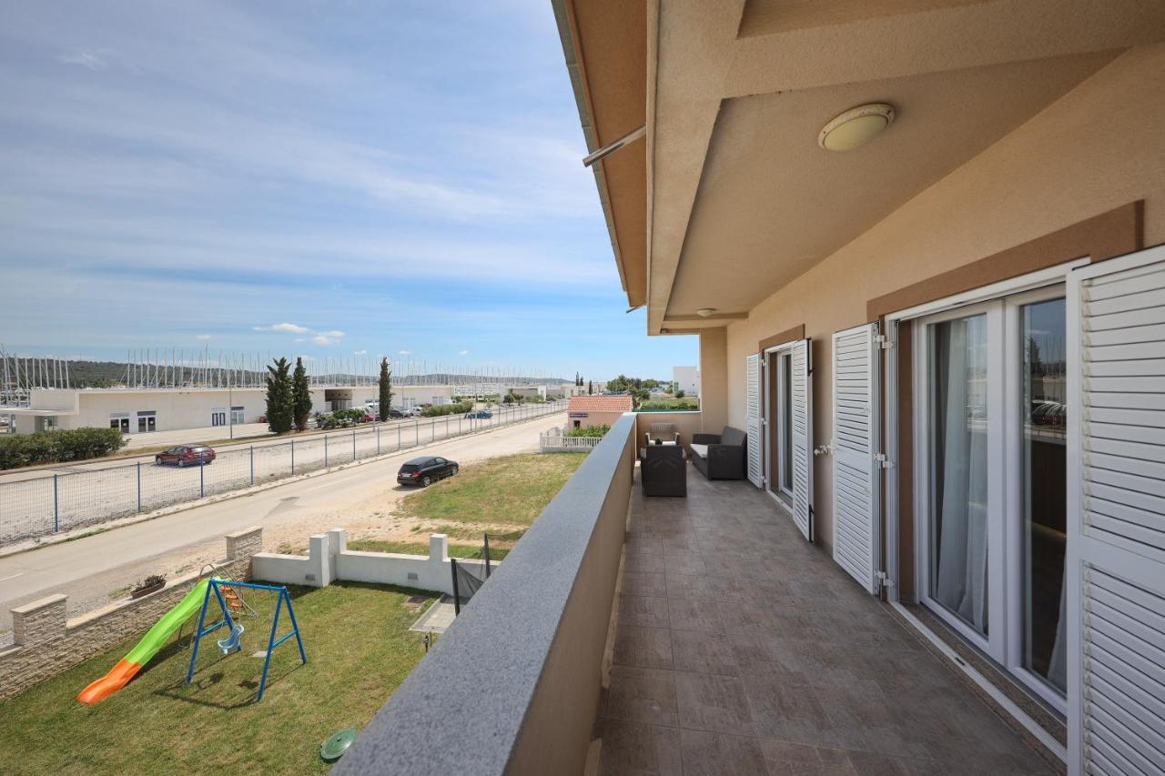 Apartments Skara Бибине Екстериор снимка
