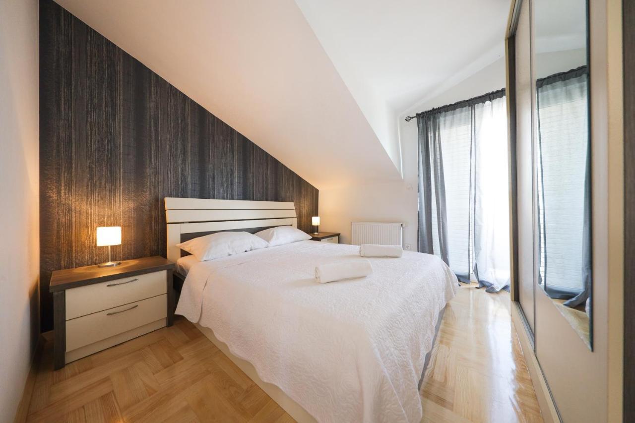 Apartments Skara Бибине Екстериор снимка
