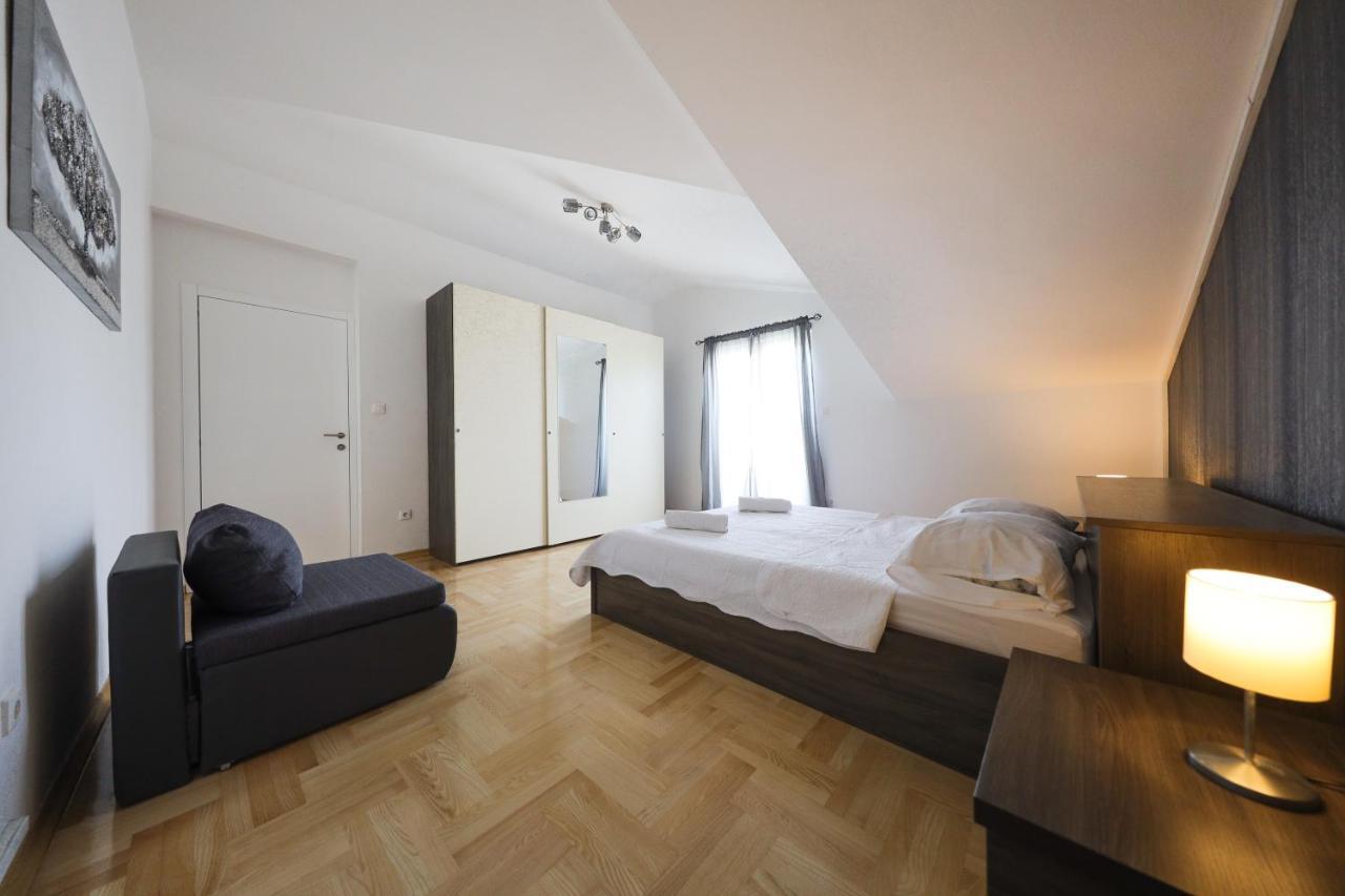 Apartments Skara Бибине Екстериор снимка